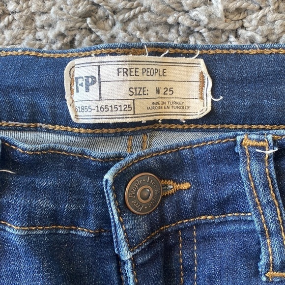 FREE PEOPLE Blue Jeans Size 25 - Picture 4 of 11